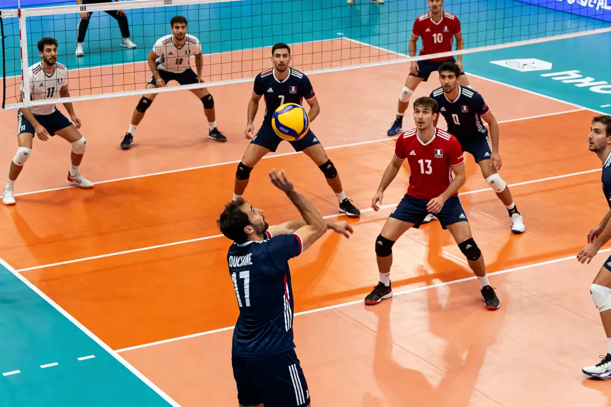 Positions au volley : guide des rôles, placements et rotations